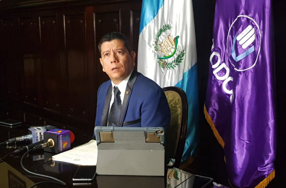 Juan Ramón Lau Quan reaccionó luego de que su hijo fue capturado portando un arma de la PNC reportada como robada. (Foto: Twitter)