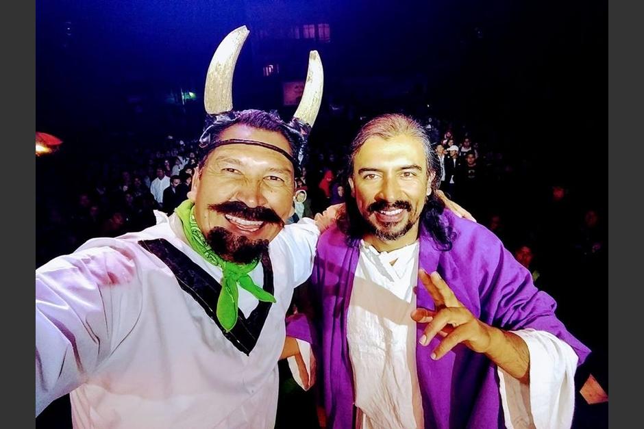 Los dos reyes feos de la Usac buscarán un cargo público en las elecciones del 16 de junio. (Foto:&nbsp;Satanás Rey Feo USAC/Facebook)