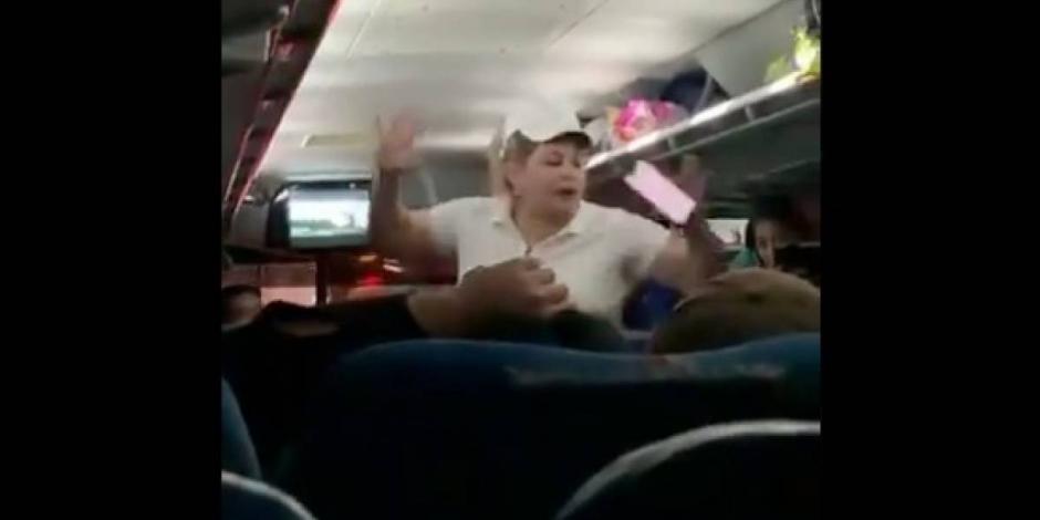 Rosa María Vargas fue grabada nuevamente escandalizando. (Foto: captura de pantalla)