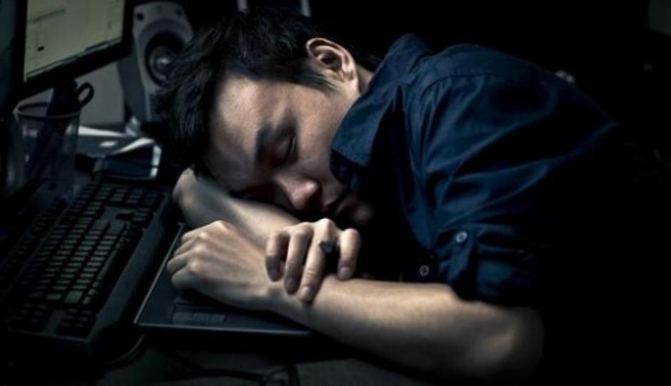 La somnolencia postprandial puede llegar a ser molesta especialmente en horario de trabajo. (Foto: El Comercio)