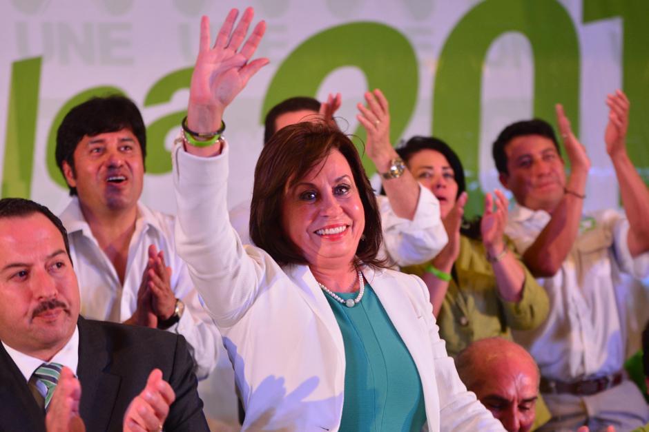 La candidata a la Presidencia, Sandra Torres, ya contaba desde ayer con su credencial ante el TSE. (Foto: captura pantalla)&nbsp;