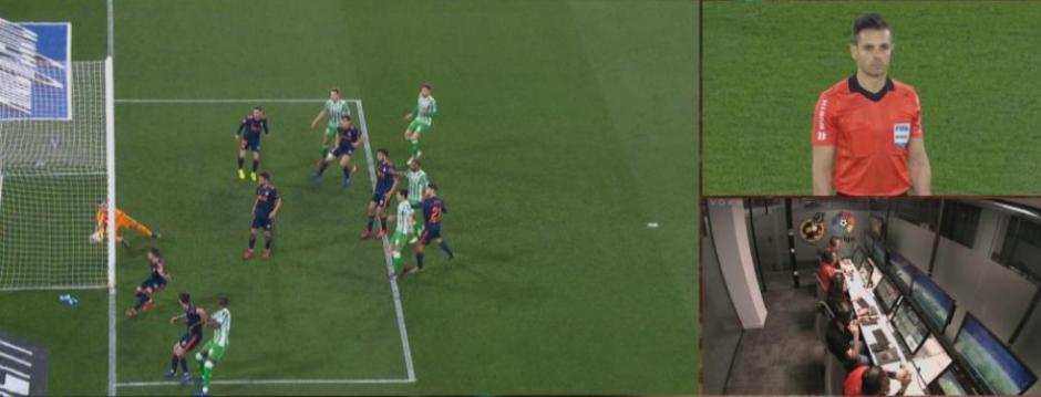 Gol ol&iacute;mpico de Joaqu&iacute;nque el VAR debi&oacute; de definir, por apretado de la jugada. (Foto: Captura de video)