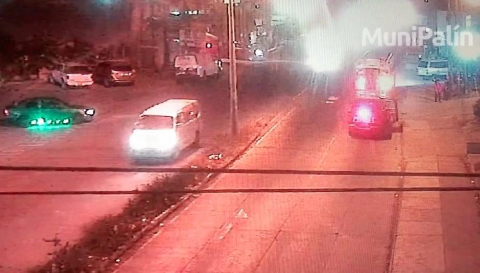 Un hombre falleci&oacute; y dos m&aacute;s resultaron heridos en un ataque armado a una bus de las rutas Esmeralda que se conduc&iacute;a hacia Escuintla. (Foto: Captura de pantalla)