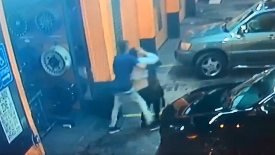 La polic&iacute;a de Miami difundi&oacute; la grabaci&oacute;n del secuestro de una mujer. (Foto: Captura de pantalla)