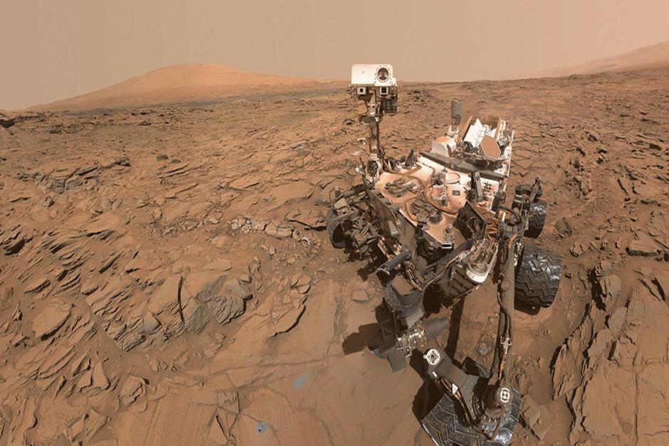 El "rover" Curiosity en la superficie de Marte. 