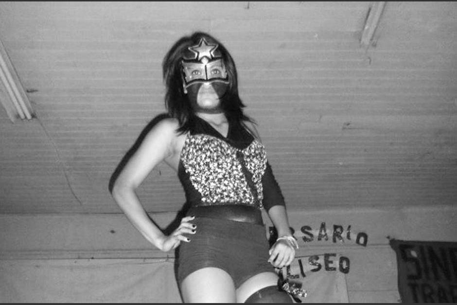 Era conocida como "La Hija del Zorro", una joven luchadora guatemalteca, quien muri&oacute; asesinada tras un asalto (Foto: Facebook)