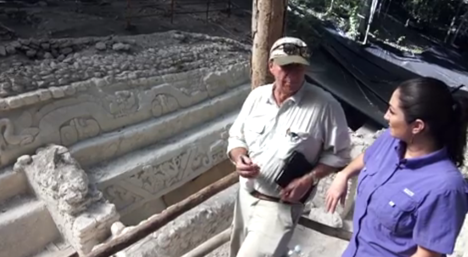 El arque&oacute;logo estadounidense Richard Hansen y Mirciny Moliviatis hablan de los alimentos que se consum&iacute;an en "El Mirador". (Foto: Captura de pantalla)&nbsp;