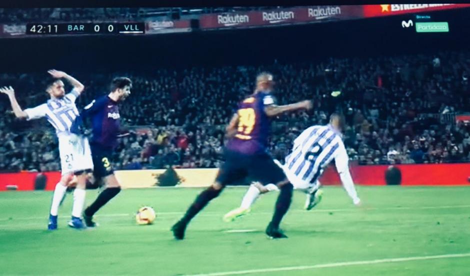 El penal llegó justo antes de finalizar la primera parte. (Foto: captura pantalla)&nbsp;