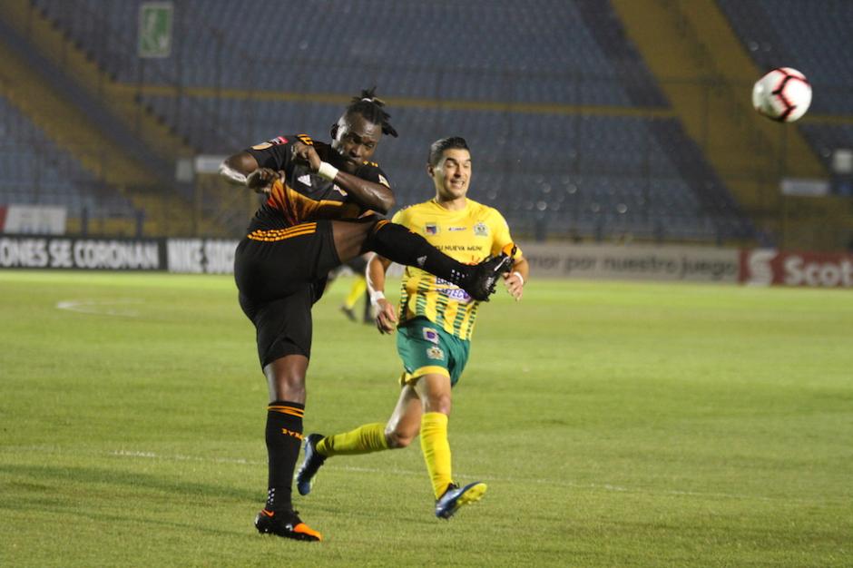 Guastatoya intentó en dos oportunidades llegar al arco. (Foto: Luis Barrios/Soy502)