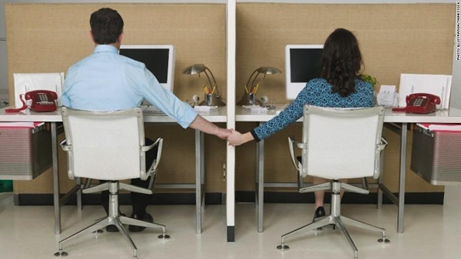 En la mayor&iacute;a de empresas surgen relaciones amorosas. (Foto: revistacomunicacion.com)&nbsp;