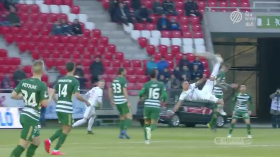 Zs&oacute;ri D&aacute;niel de 18 a&ntilde;os disput&oacute; unos minutos del cl&aacute;sico de Hungr&iacute;a lo que le bast&oacute; para marcar un golazo de chilena. (Foto: Captura de video)