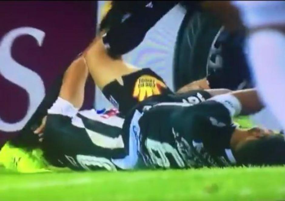 El futbolista pudo regresar al estadio luego del susto. (Foto: La Opinión)