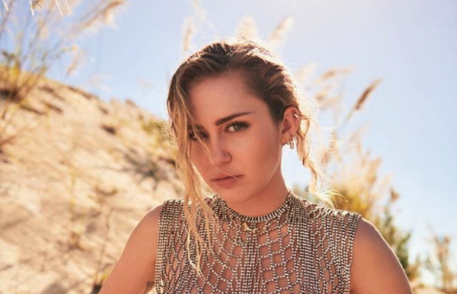 Esta es la foto m&aacute;s comentada de la serie, en la que se las arregl&oacute; para no ser censurada por Instagram. (Foto:Instagram)