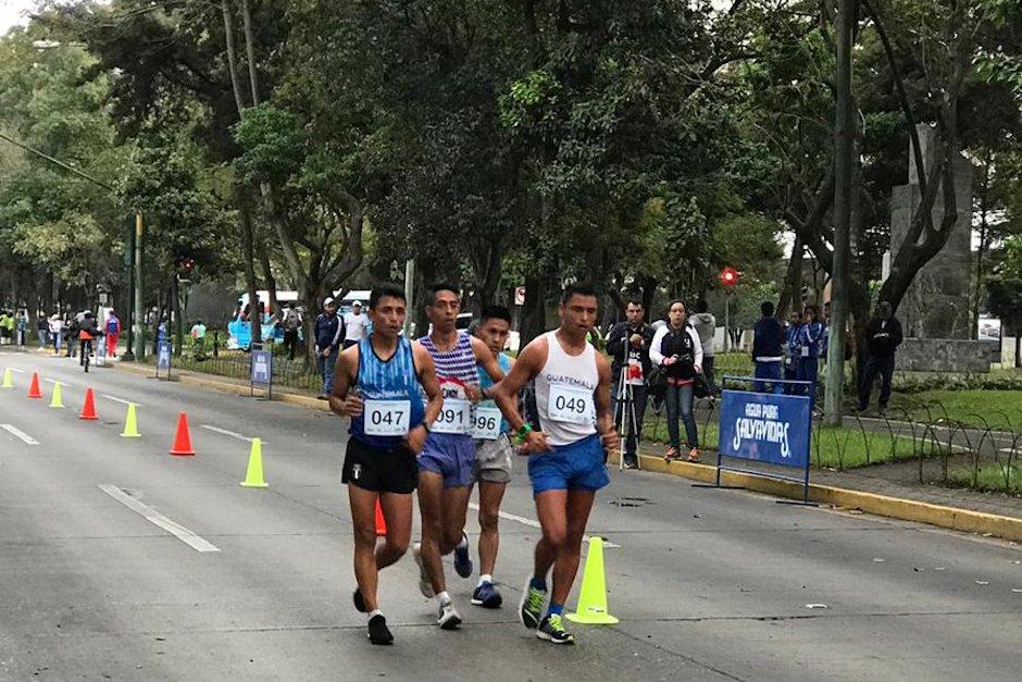 Los esposo, Erick Barrondo y Mirna Ortiz, ganaron el campeonato de los Centroamericanos de Marcha en los 50 kil&oacute;metros (Foto: @BarrondoErick)