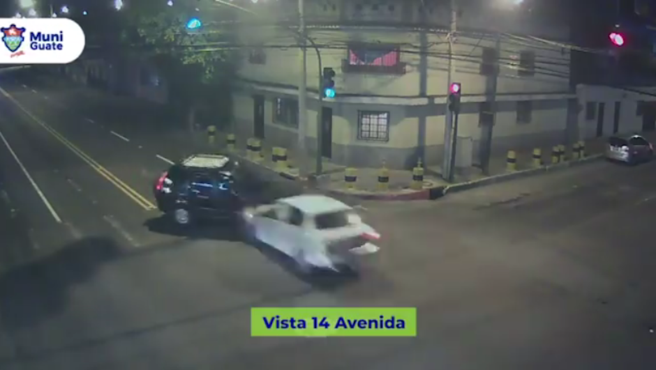 La imprudencia provocó un aparatoso accidente. (Foto: captura de pantalla)&nbsp;