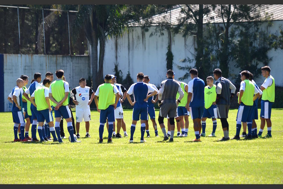 El técnico Walter Claverí tuvo que hacer ajustes en su convocatoria para enfrentar a El Salvador. (Foto: Archivo/Soy502)