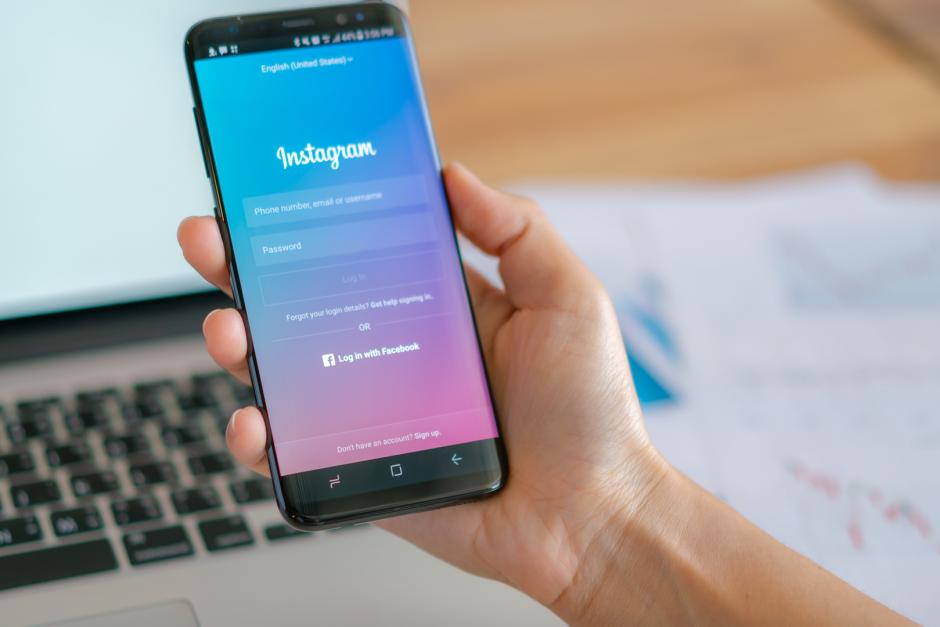 Instagram es una de las aplicaciones que tiene una gran cantidad de usuarios alrededor del mundo. (Foto: Freepik)