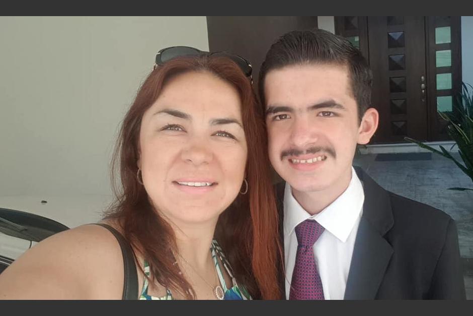 Karina Garza y Raymundo Rivera Garza han protagonizado una hermosa historia en las redes sociales. (Foto: Karina Garza)