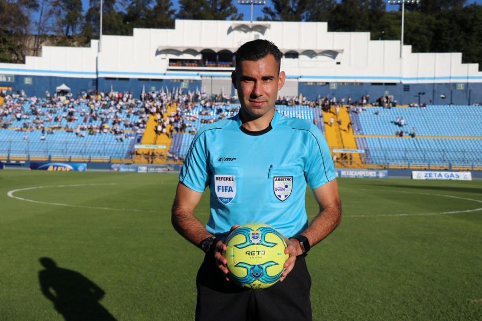 El guatemalteco, Mario Escobar Toca pitará la final de la Copa Oro 2019. (Foto: Archivo/Soy502)