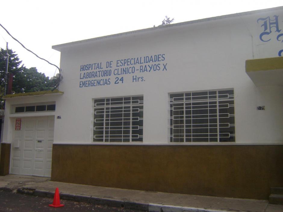 Vista de enfrente del hospital en la zona 2 donde se encuentra internado el viceministro de Gobernación capturado. (Foto: Facebook)&nbsp;