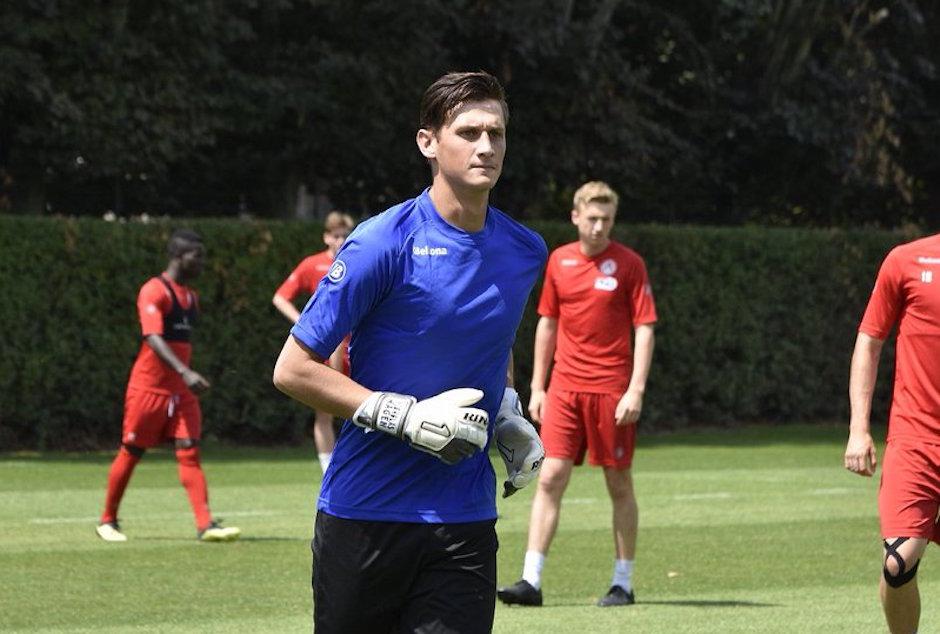 El portero guatemalteco Nicholas Hagen realiza una prueba en el fútbol de Bélgica. (Foto:&nbsp;KV Kortrijk)