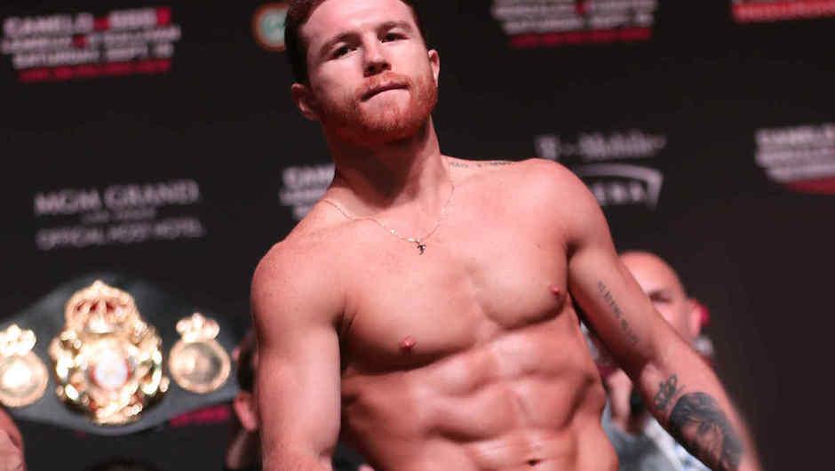 Captan a Canelo &Aacute;lvarez haciendo un striptease a su novia en Canc&uacute;n. (Foto: Telemundo) &nbsp;