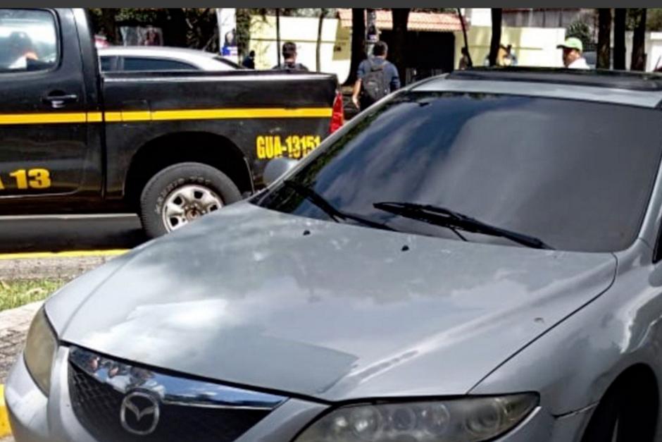 La mujer detuvo el carro y por lo tanto el tráfico por lo que inició su retiro. (Foto: Amilcar Montejo/PMT)