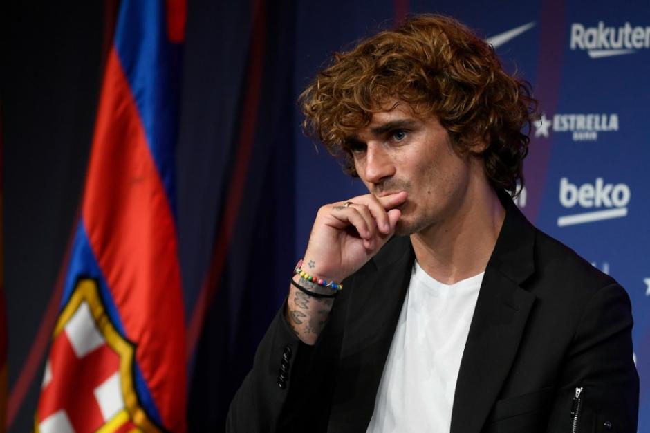 La Federación Española ya investigan el fichaje "ilegal" de Griezmann por el Barcelona. (Foto: AFP)