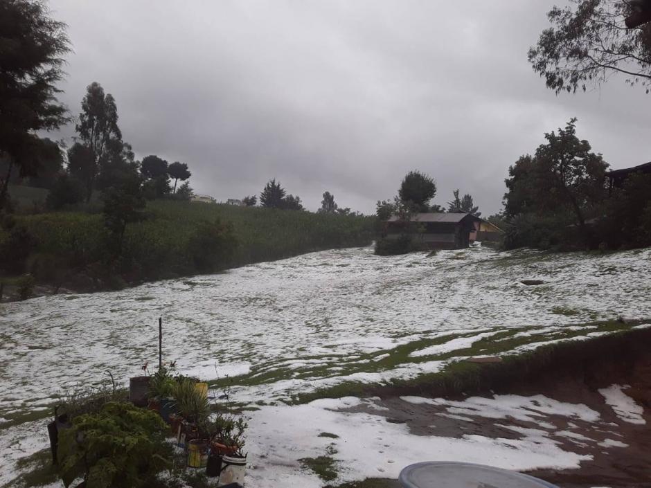 La intensa helada dej&oacute; los terrenos cubiertos de escarcha. (Foto: San Marcos En L&iacute;nea)&nbsp;