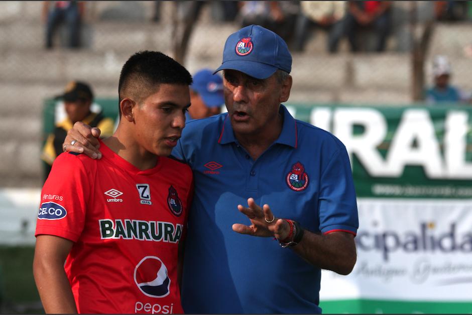 Horacio Cordero dejará de dirigir el cuadro de Municipal. (Foto: Archivo/Soy502)