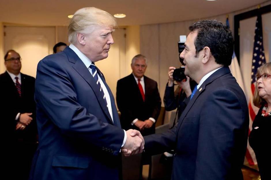 Trump asegur&oacute; que colocar&iacute;a tarifas a las remesas que env&iacute;an los connacionales en Estados Unidos (Foto: Archivo/Soy502)