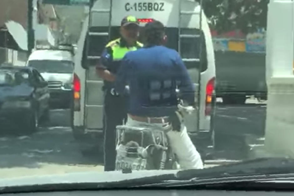 El motorista se conducía en aparente estado de ebriedad. (Foto: Cristian Popola/Facebook)&nbsp;