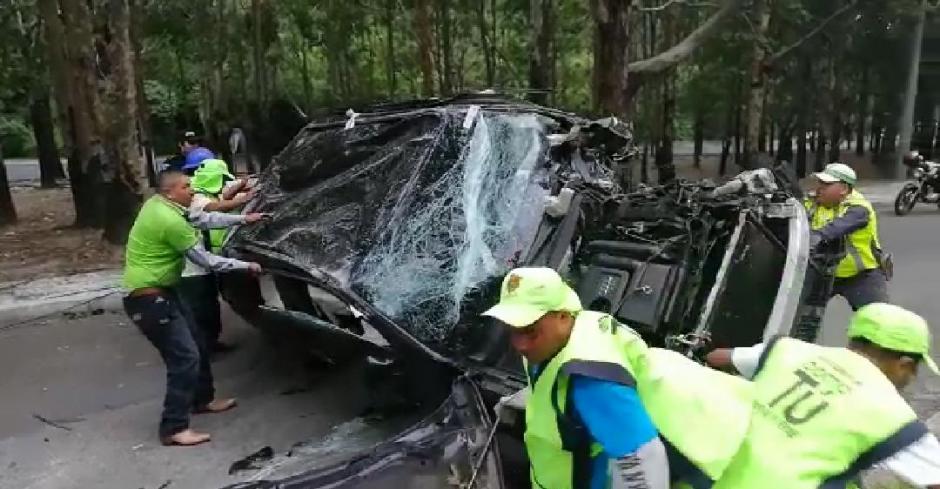 El hecho se produjo en las primeras horas de este domingo en la zona 15. (Foto: Am&iacute;lcar Montejo)