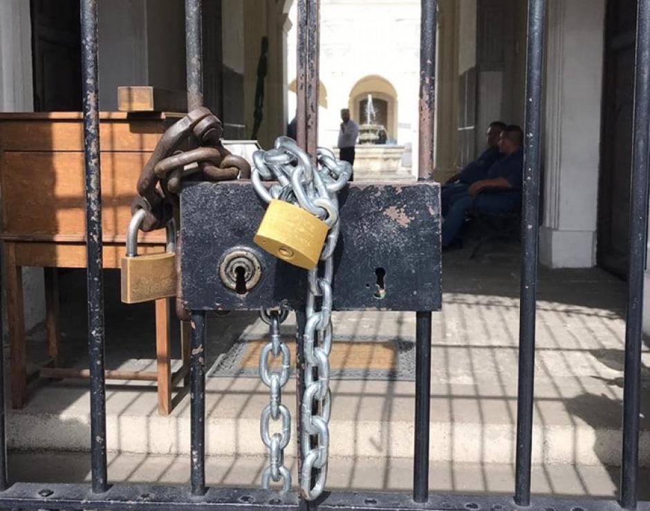 Las dos sesiones del Congreso están convocadas para este martes. (Foto:&nbsp;@AEU_OliverioCDL/Twitter)