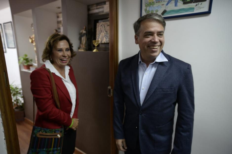Sandra Torres llega a la Municipalidad de Villa Nueva para reunirse con Edwin Escobar. (Foto: Wilder López/Soy502)