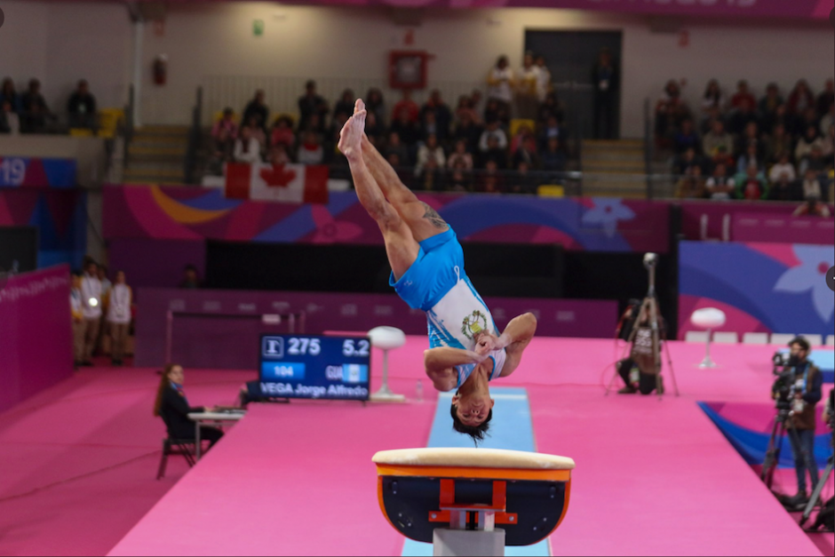 Jorge Vega ganó la medalla de plata en los Juegos panamericanos en el salto al potro. (Foto: COG)