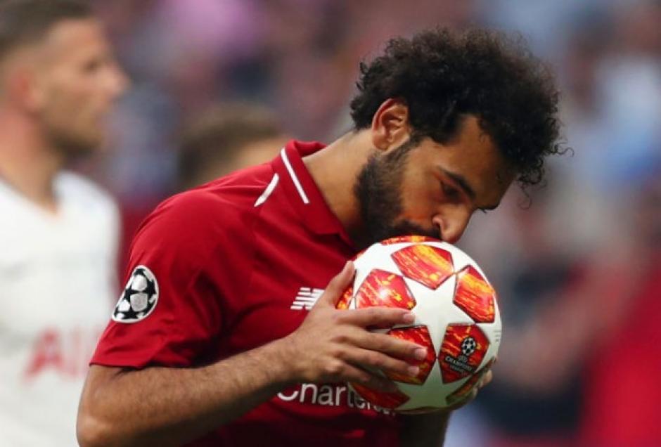Mohamed Salah y su patinazo con una periodista española dieron de que hablar en todo el mundo. (Foto: AFP)