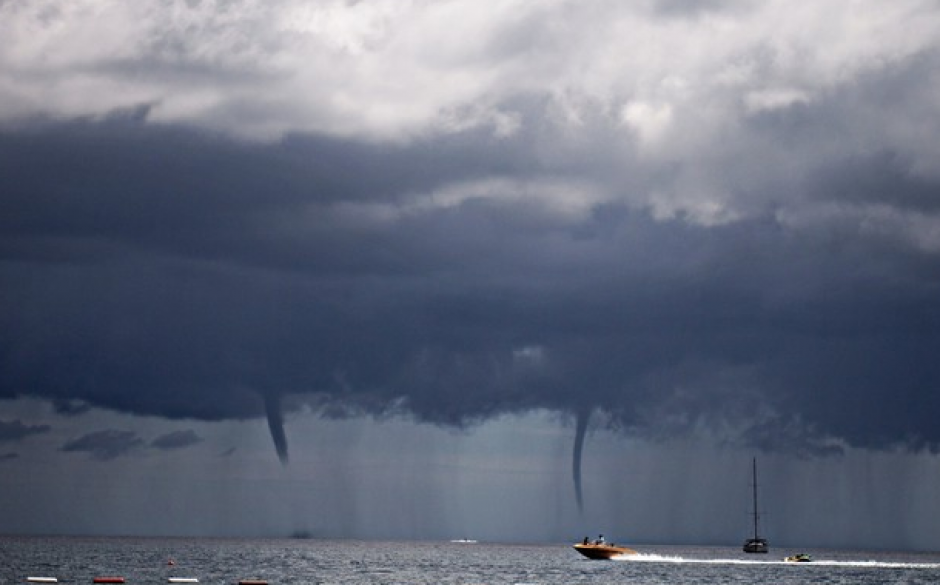 Tromba marina doble. (Foto:Teleamazonas)