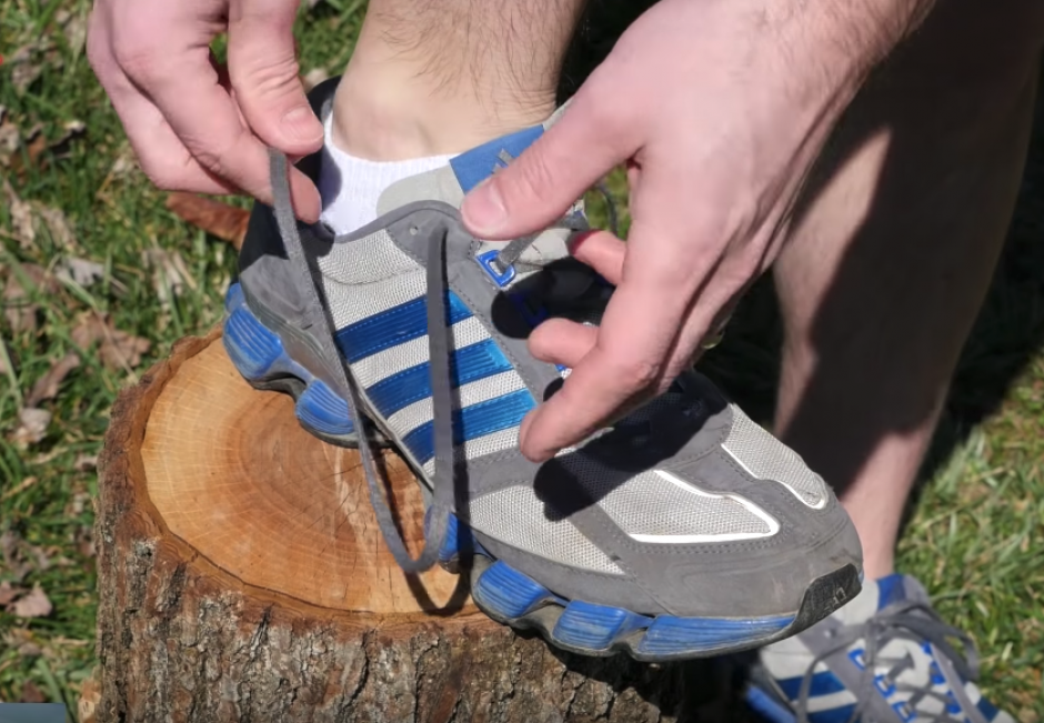 El uso de este agujero te ayudar&aacute; a tener mejor desplazamiento para caminar o correr. (Captura Video)