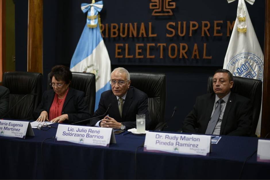 El operativo del TSE se desarrolla en la sede del TSE de la zona 12. (Foto: Wilder L&oacute;pez/Soy502)