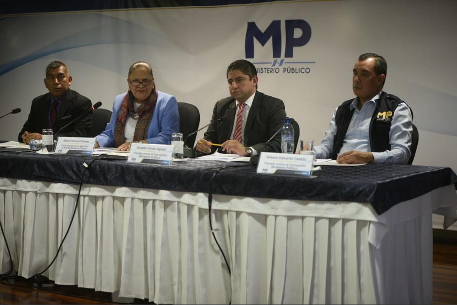 La fiscal General, Consuelo Porras, y los fiscales Contra la Corrupci&oacute;n y Contra los Delitos Electorales, Stuardo Campo y Jos&eacute; Curruchiche. (Foto: Wilder L&oacute;pez/Soy502)&nbsp;