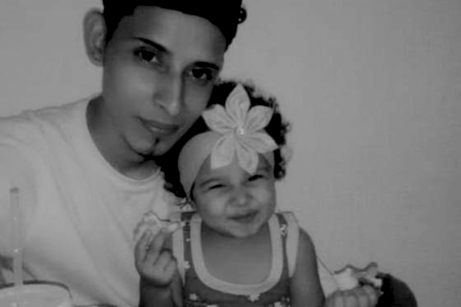 Óscar Alberto Martínez Ramírez, de 25 años, y su&nbsp;bebé, Angie Valeria, de 21 meses, murieron el 23 de junio. (Foto: María Estela Avalos)&nbsp;