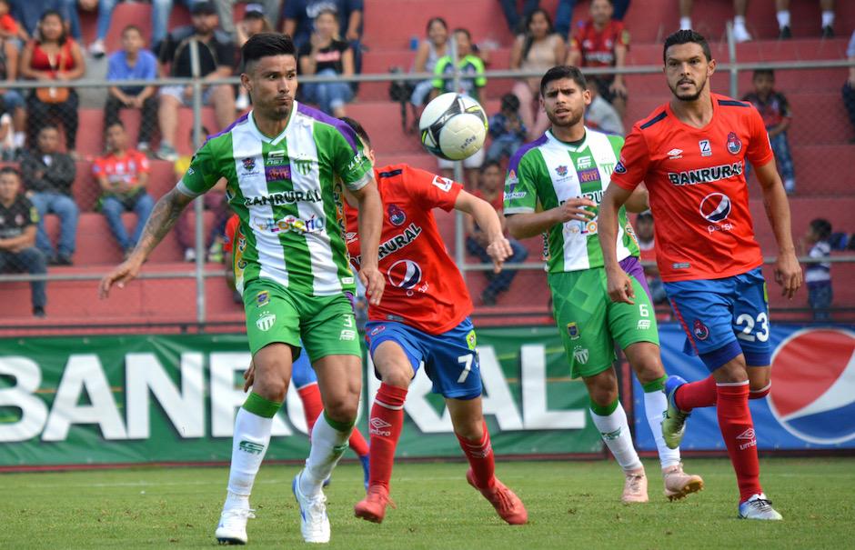 Antigua GFC y Municipal son equipos que han recurrido a la contratación de nacionalizados. (Foto: Archivo/Soy502)