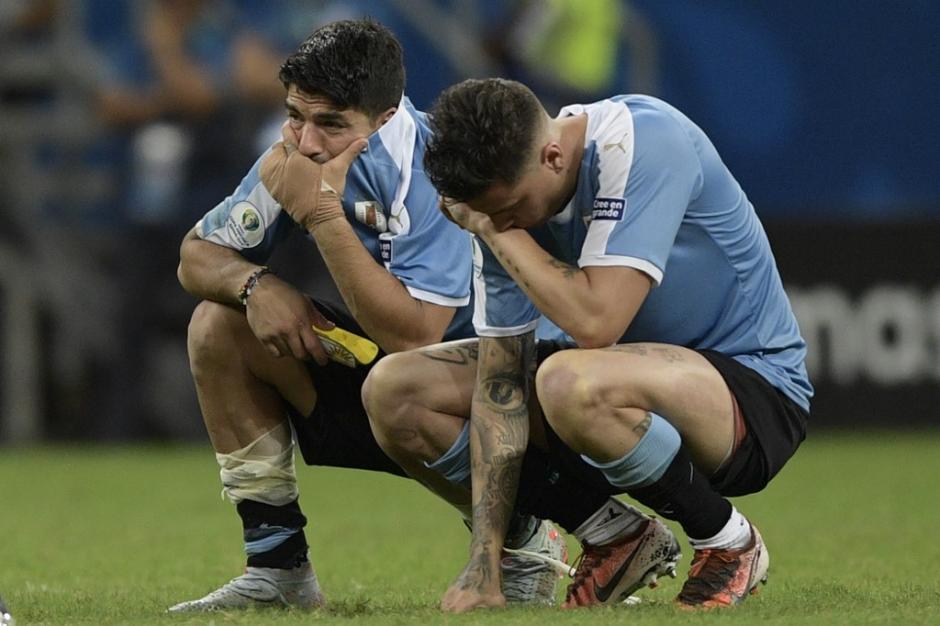 El delantero del FC Barcelona y la selecci&oacute;n de Uruguay no pudo contener su frustraci&oacute;n tras la derrota. (Foto: AFP)