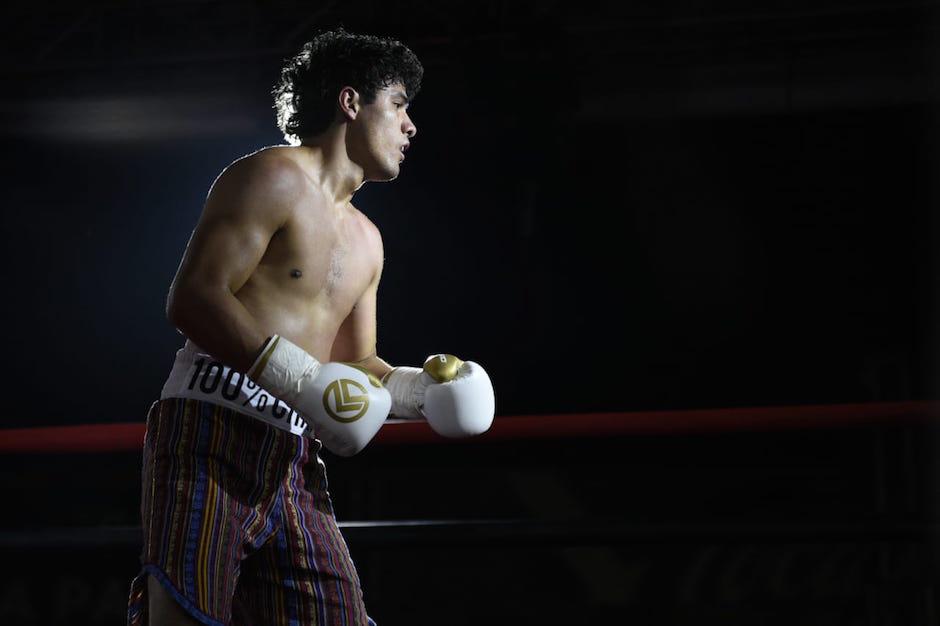 Lester Martínez sigue poniendo el nombre de Guatemala en lo más alto del boxeo. (Foto: Archivo/Soy502)