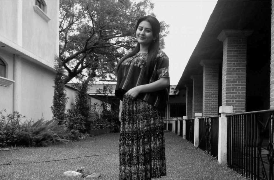 Como Deliana Floriselda G&uuml;e Amalem, de 22 a&ntilde;os, fue identificada la mujer que recibi&oacute; un disparo de su hijo de cinco a&ntilde;os. (Foto: Facebook)