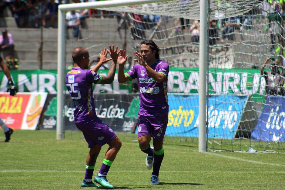 El mexicano Agust&iacute;n Herrera festeja con el argentino Pablo Mingorance. (Foto: Javier Guerra)