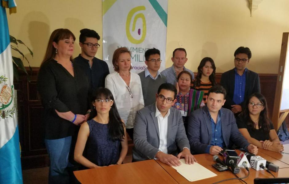 Directivo del Movimiento Semilla dan conferencia de prensa para defender la candidatura de Thelma Aldana. (Foto: Jessica Gramajo/Soy502)