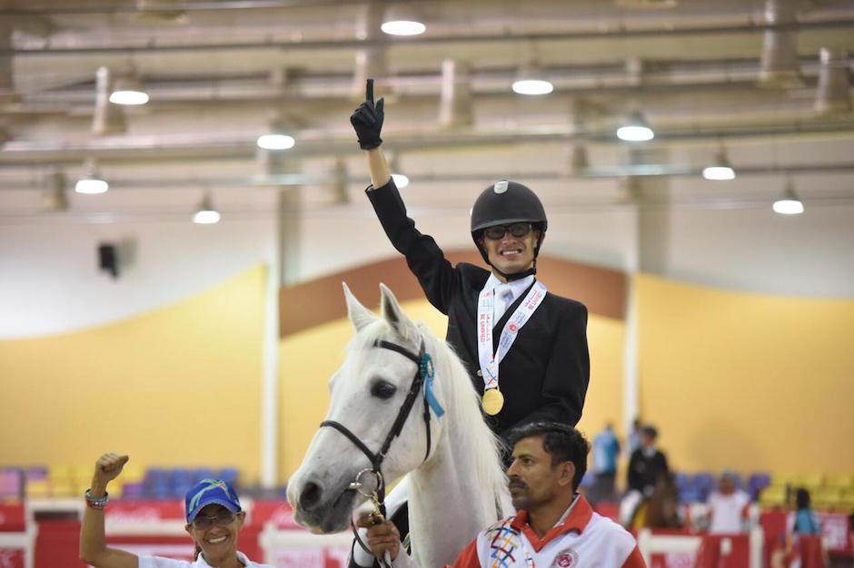 Rafael Ovalle luce la medalla de oro obtenida en los Juegos Mundiales de Verano. (Foto: Olimpiadas Especiales)