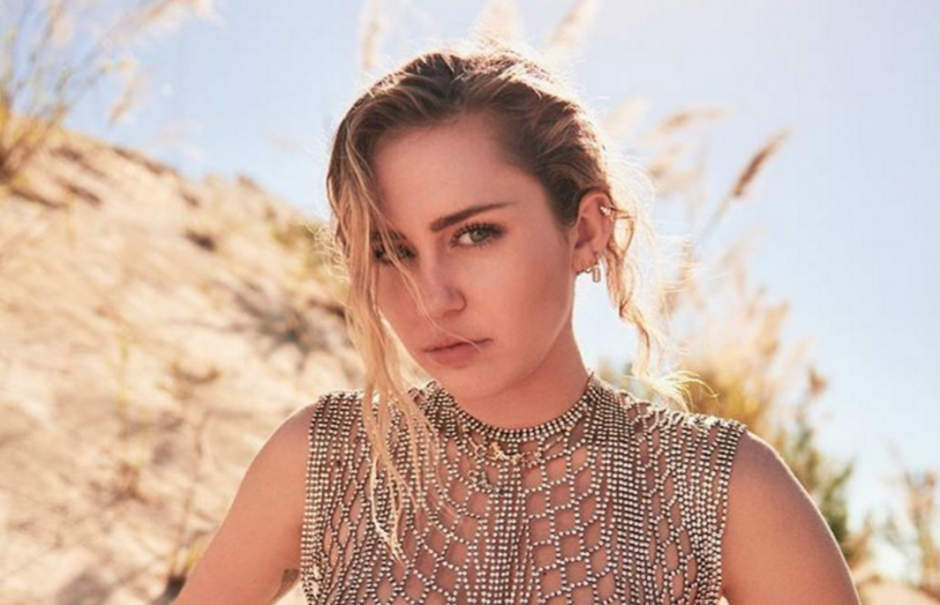 Miley Cyrus decidi&oacute; tomar el sol completamente desnuda. (Foto: Instagram)&nbsp;